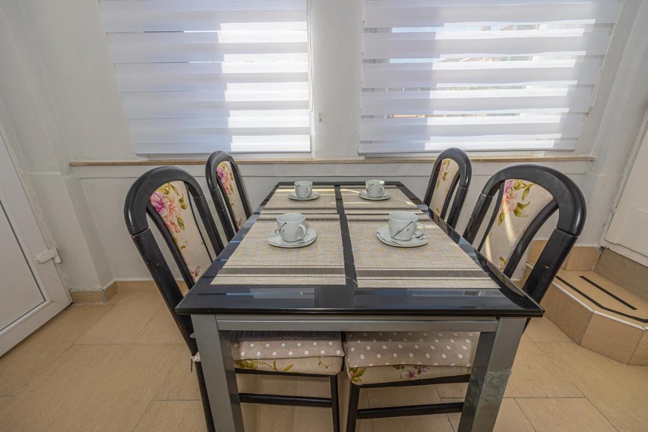 Apartments Lapis Ядраново Екстериор снимка