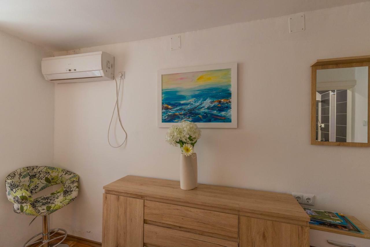 Apartments Lapis Ядраново Екстериор снимка